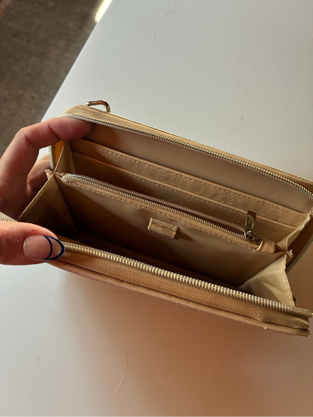 BÉIS Zip Wallet in Light Beige - Picture 2 of 4